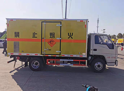 牧野爆破器材运输车工人安全操作规范与智能技术保障